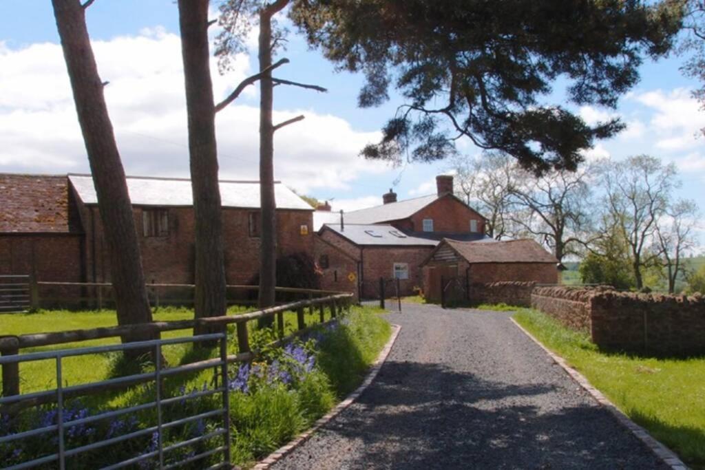 קרייבן ארמס Upper Heath Farm - Stable Cottage Ludlow מראה חיצוני תמונה